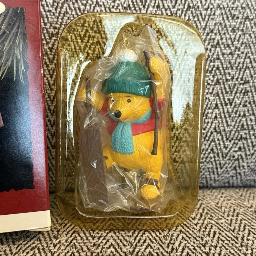 Hallmark Keepsake Ornament Winnie the Pooh Skiing Disney Collection